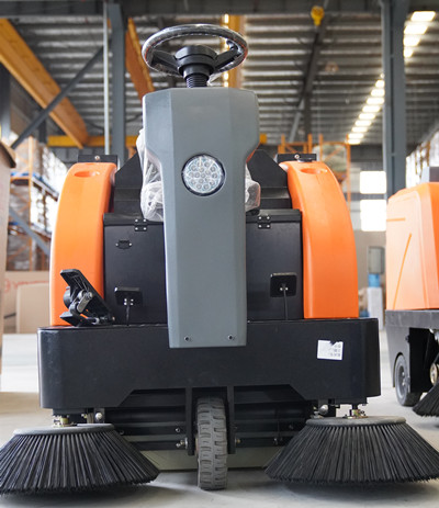 榮事達(dá)小型電動掃地車 榮事達(dá)小型電動掃地車.jpg